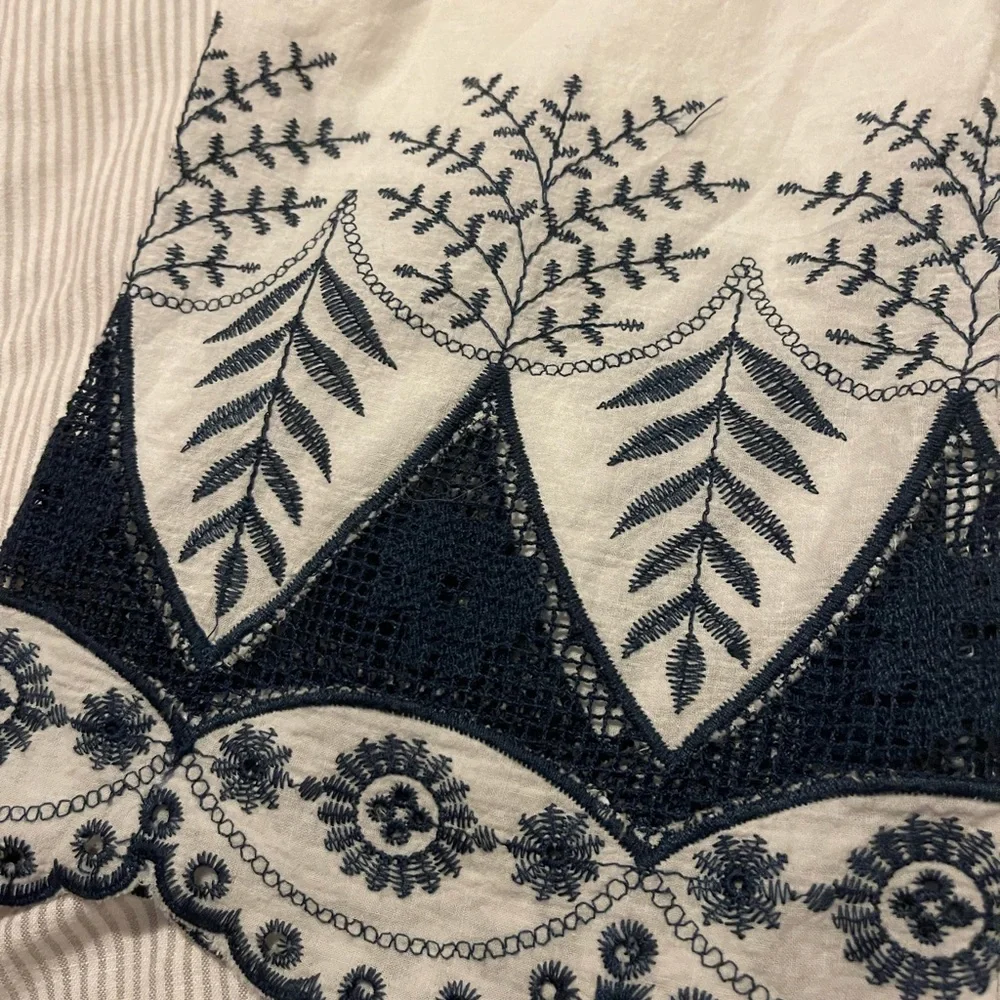 Cute white and blue swim coverup - Picture 2 of 2